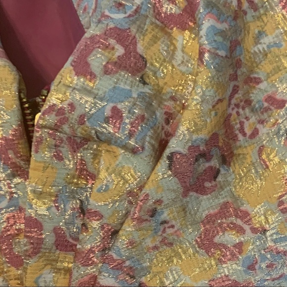 Beautiful dress! - Picture 6 of 7